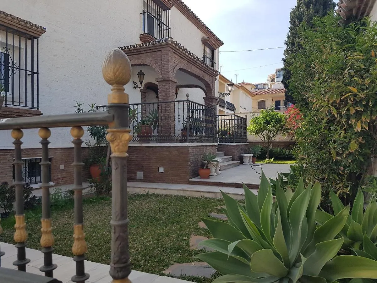 בנאלמדנה Espectacular Villa Puerto Marina Playa