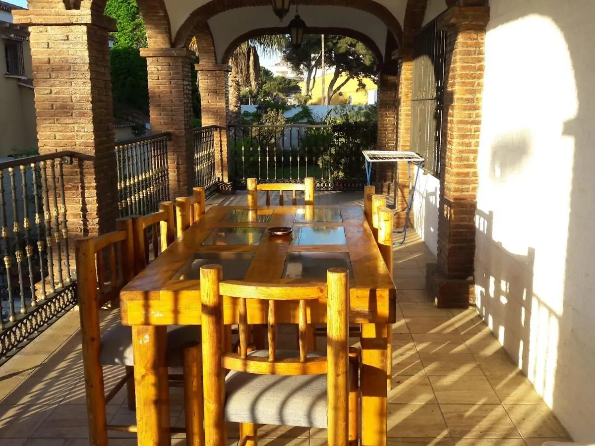 בנאלמדנה Espectacular Villa Puerto Marina Playa ספרד