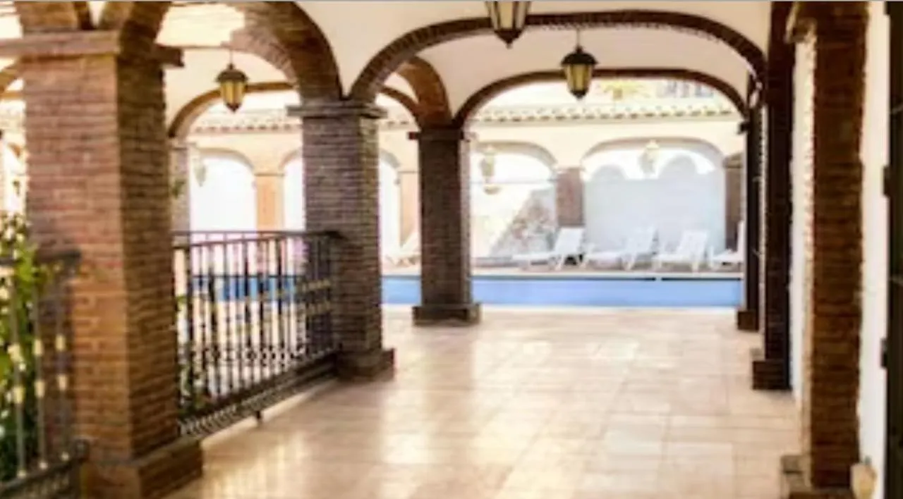 בנאלמדנה Espectacular Villa Puerto Marina Playa