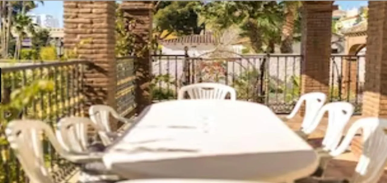 בנאלמדנה Espectacular Villa Puerto Marina Playa 0*,