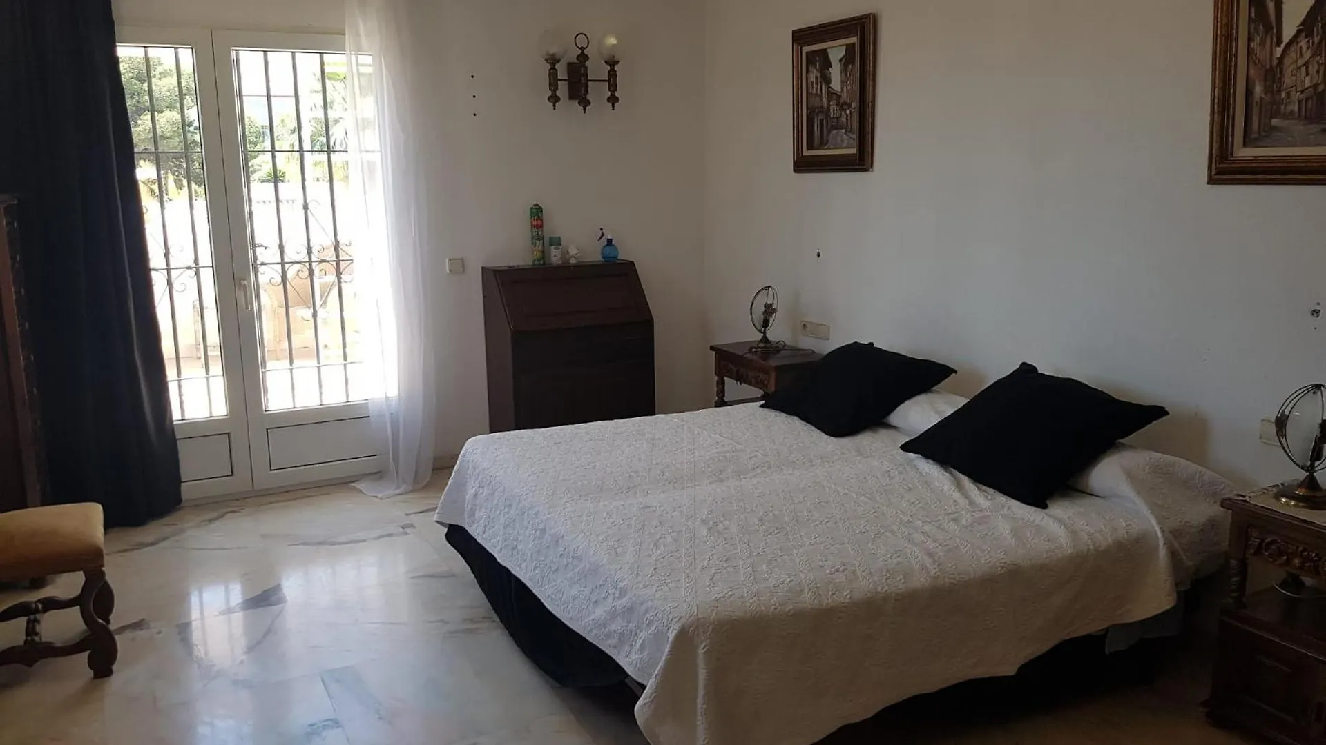 בנאלמדנה Espectacular Villa Puerto Marina Playa 0*,  ספרד