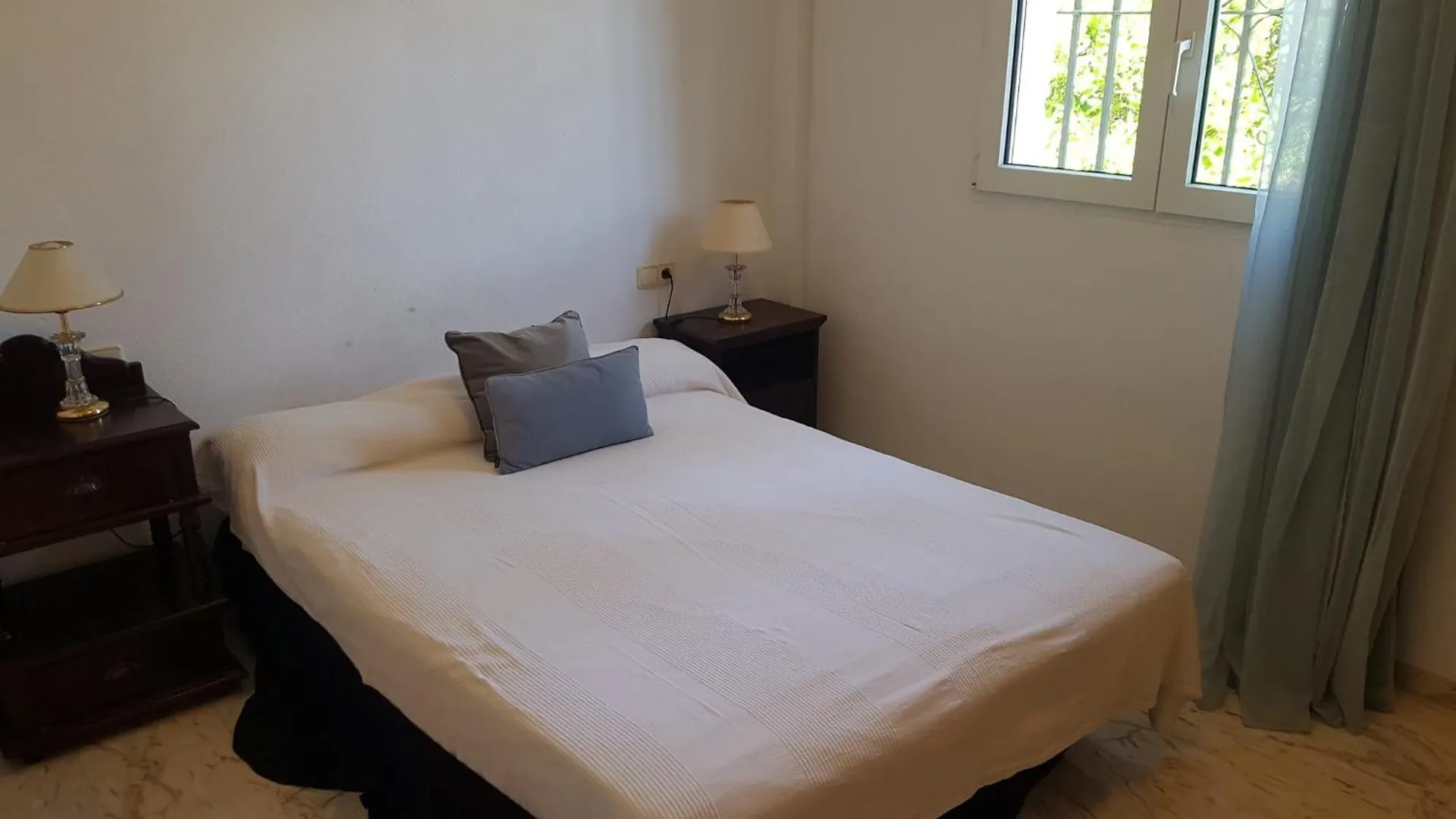 בנאלמדנה Espectacular Villa Puerto Marina Playa