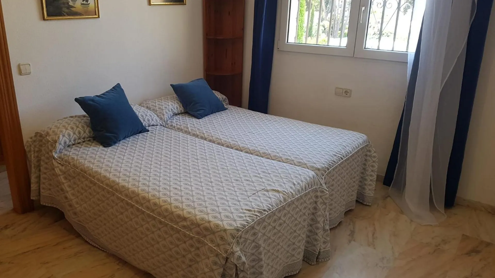 בנאלמדנה Espectacular Villa Puerto Marina Playa